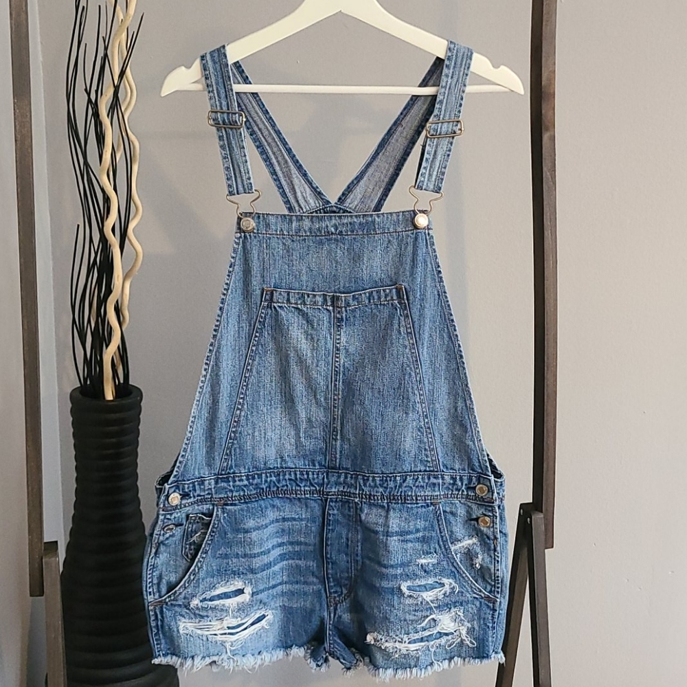 American Eagle Women's Ripped Jean Short Overall